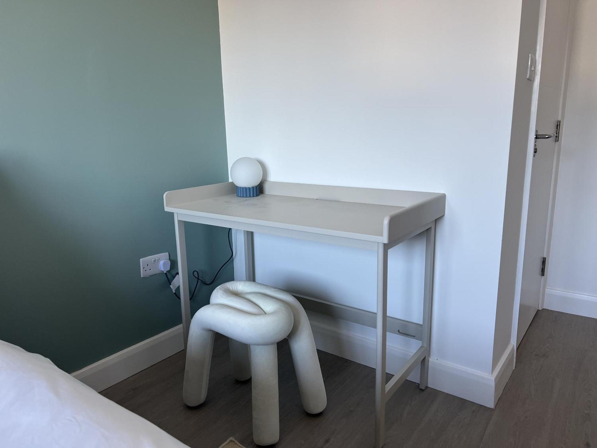 Zozy Clitterhouse Hotel London Ngoại thất bức ảnh