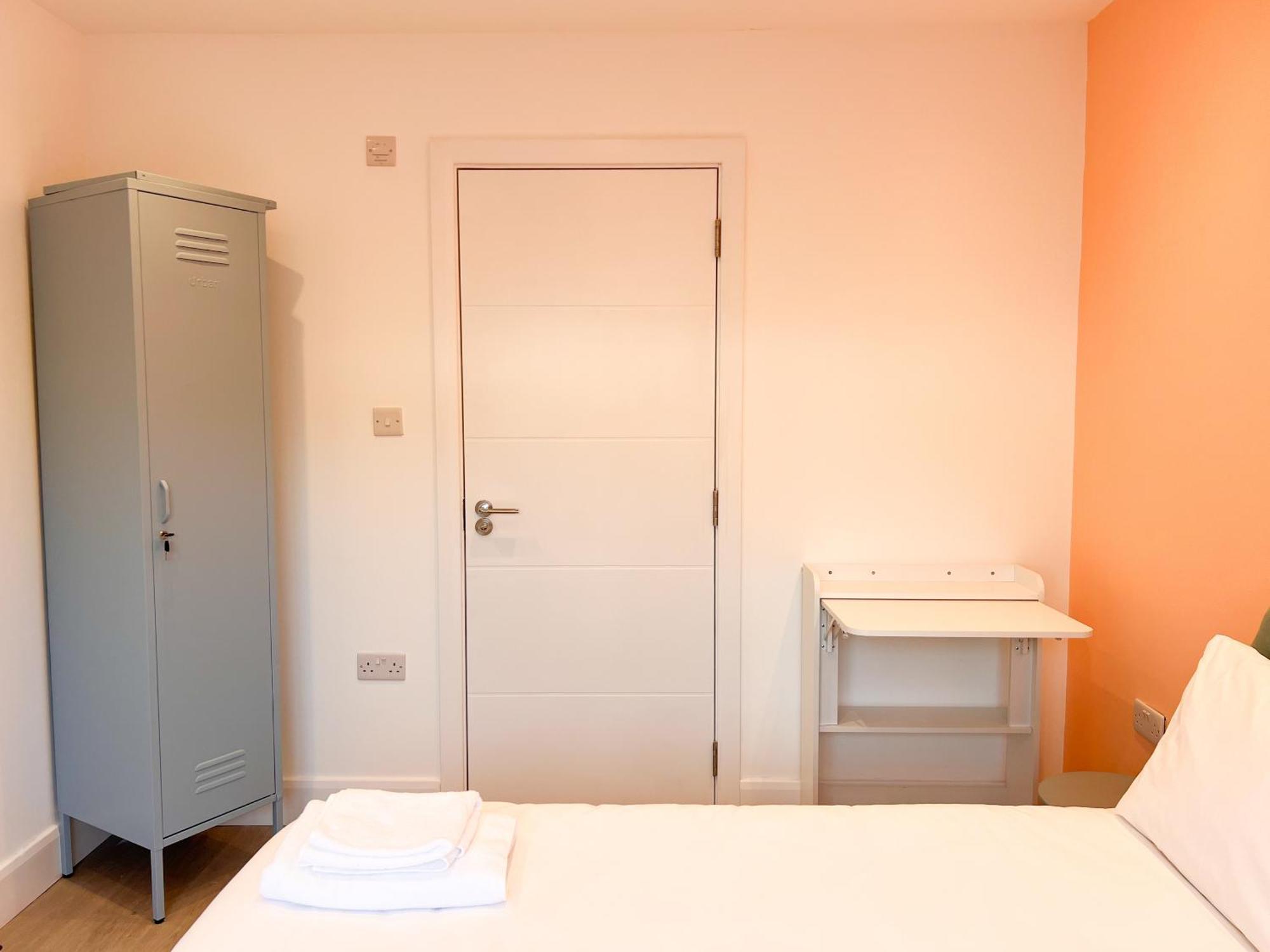 Zozy Clitterhouse Hotel London Ngoại thất bức ảnh